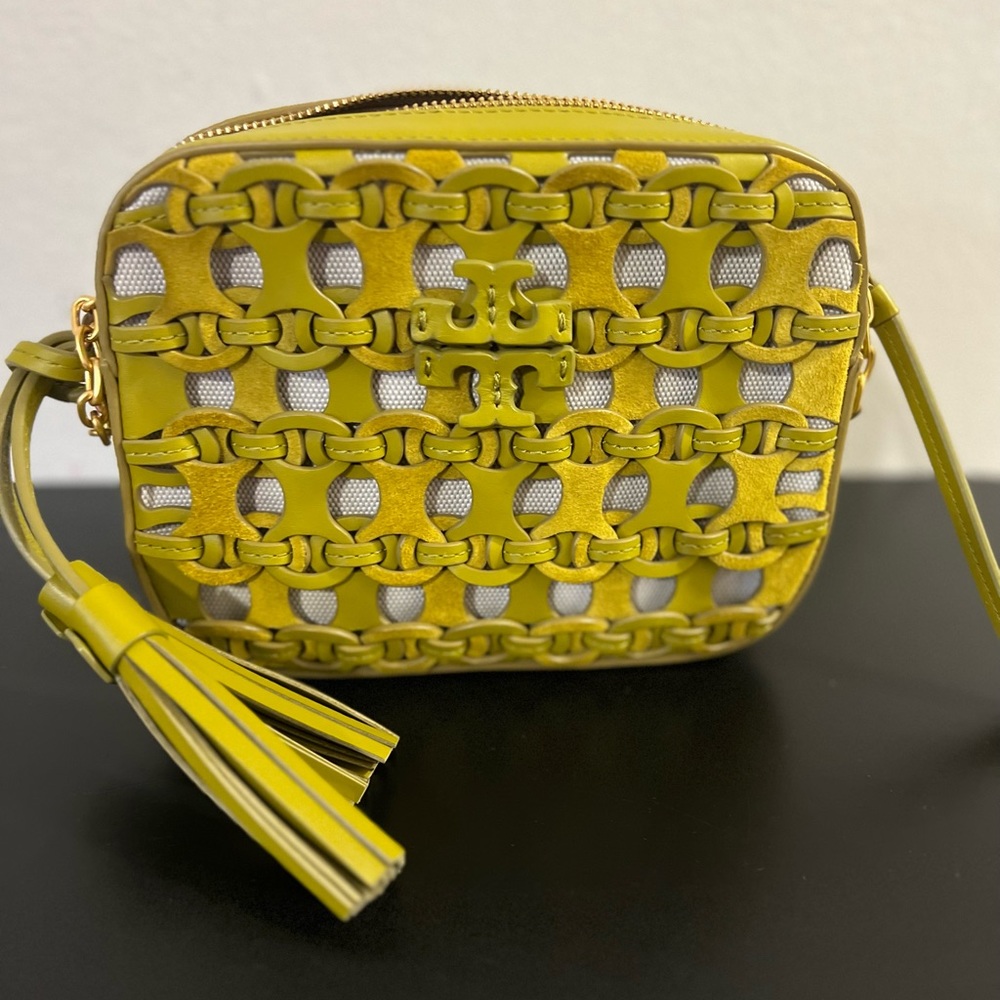 🤩BRAND NEW - NO TAGS 🤩- Tory Burch Die-Cut Camera bag